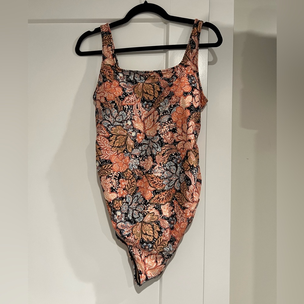 NWT A Pea in the Pod Maternity Floral Swimsuit
